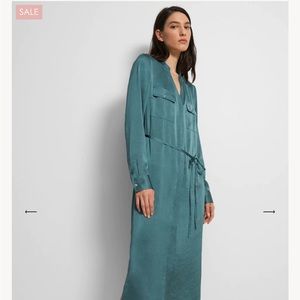 Beautiful silk Theory shirtdress! Easy fit… Worn one time. Flawless.